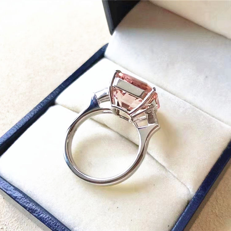 Ring aus echtem Morganit in 18 Karat Weißgold – Eine romantische Hommage an die Liebe