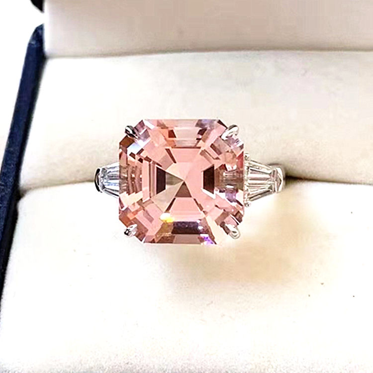 Ring aus echtem Morganit in 18 Karat Weißgold – Eine romantische Hommage an die Liebe