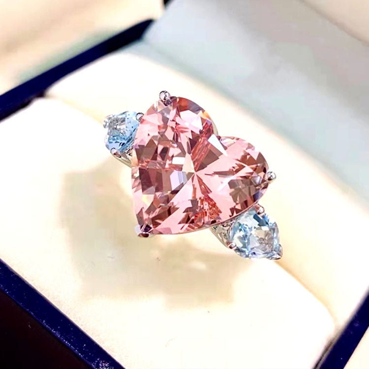 Romantik in ihrer schönsten Form: Echter Morganit-Ring aus 18 Karat Weißgold