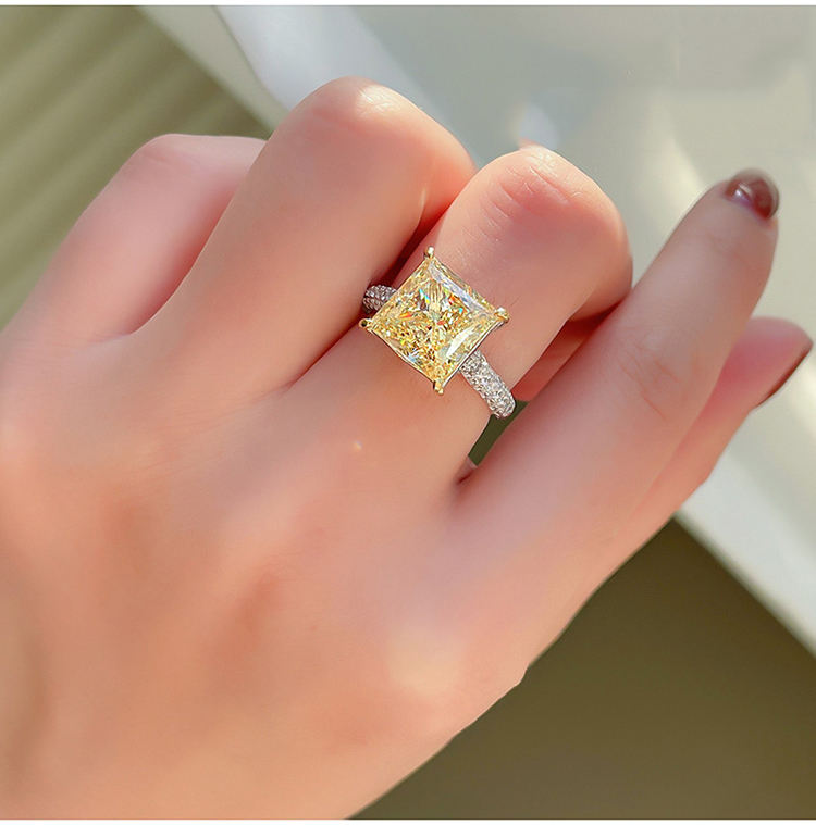 925 Sterling Silber 5,00 ct Moissanit-Ring – Strahlende Perfektion im Princess Cut