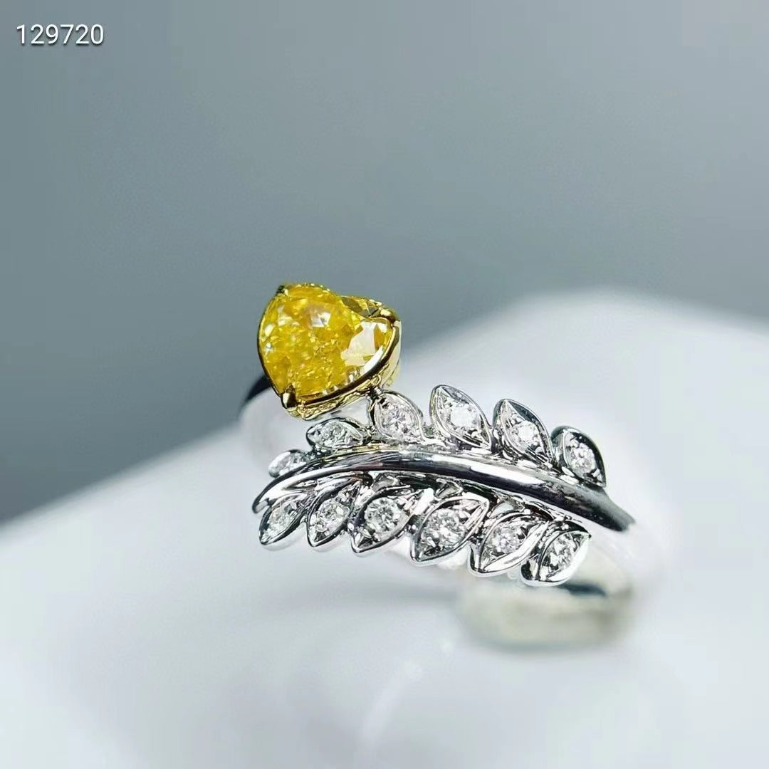 Oro del corazón: el anillo de diamantes amarillos en forma de corazón de 0,56 ct