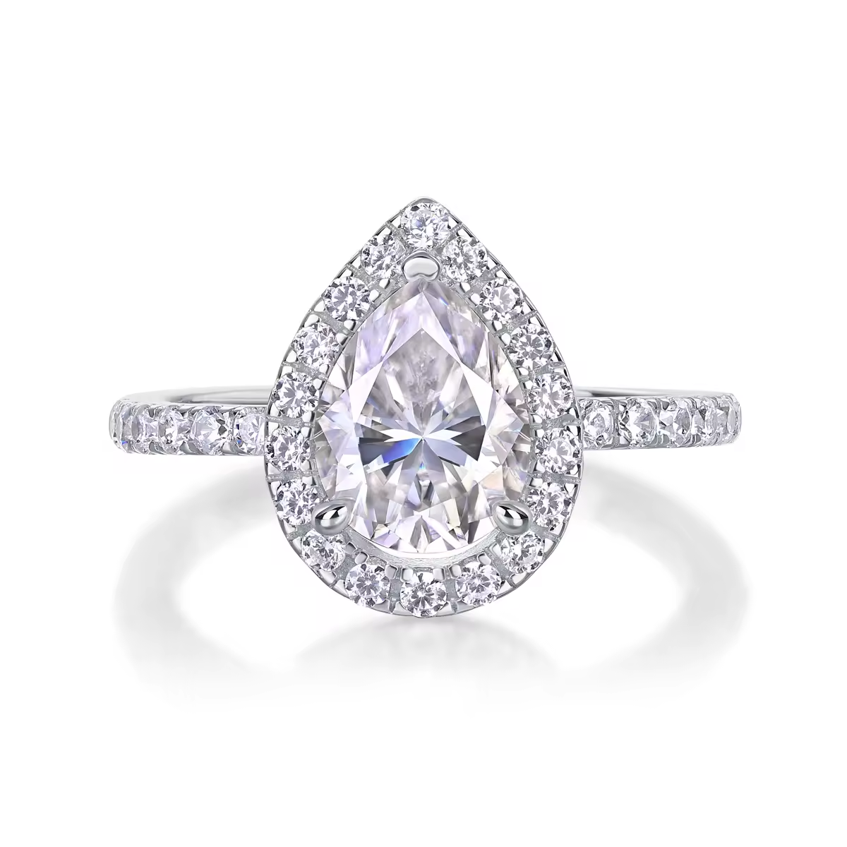 Brillo radiante: anillo de moissanita con talla de pera de 1,5 quilates