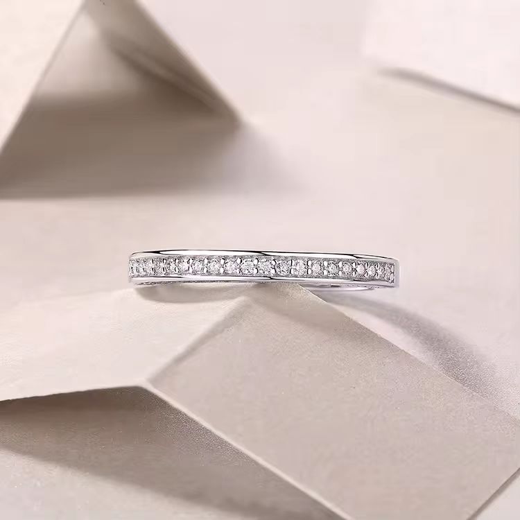 Eleganz in Ewigkeit: 925 Sterling Silber 0,444CT VVS1 D Moissanite Eternity Ring