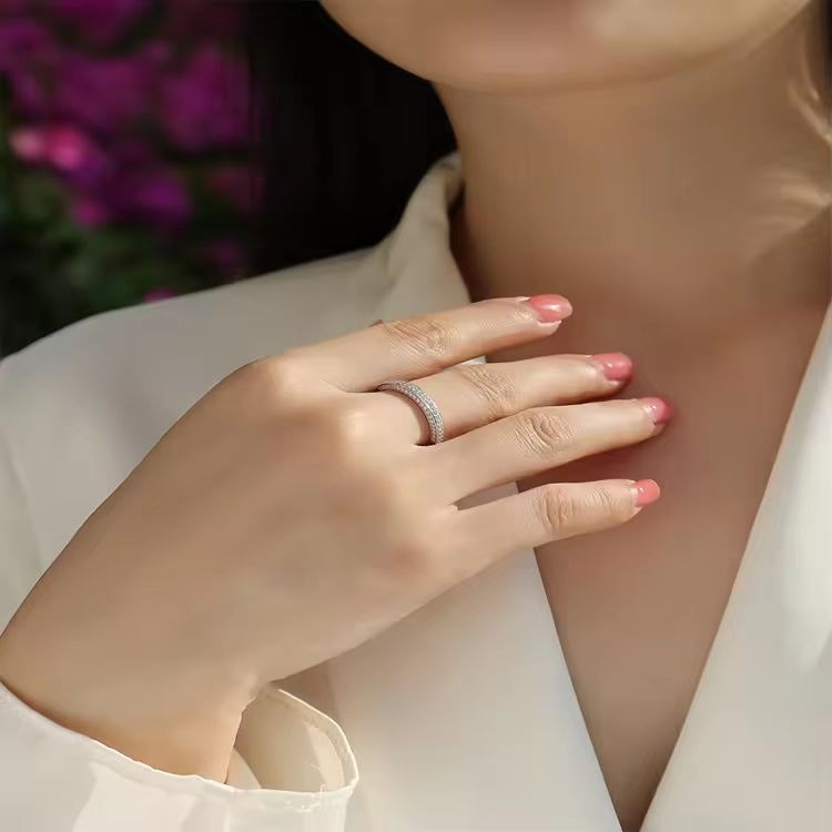 Eleganz in Ewigkeit: 925 Sterling Silber 0,444CT VVS1 D Moissanite Eternity Ring