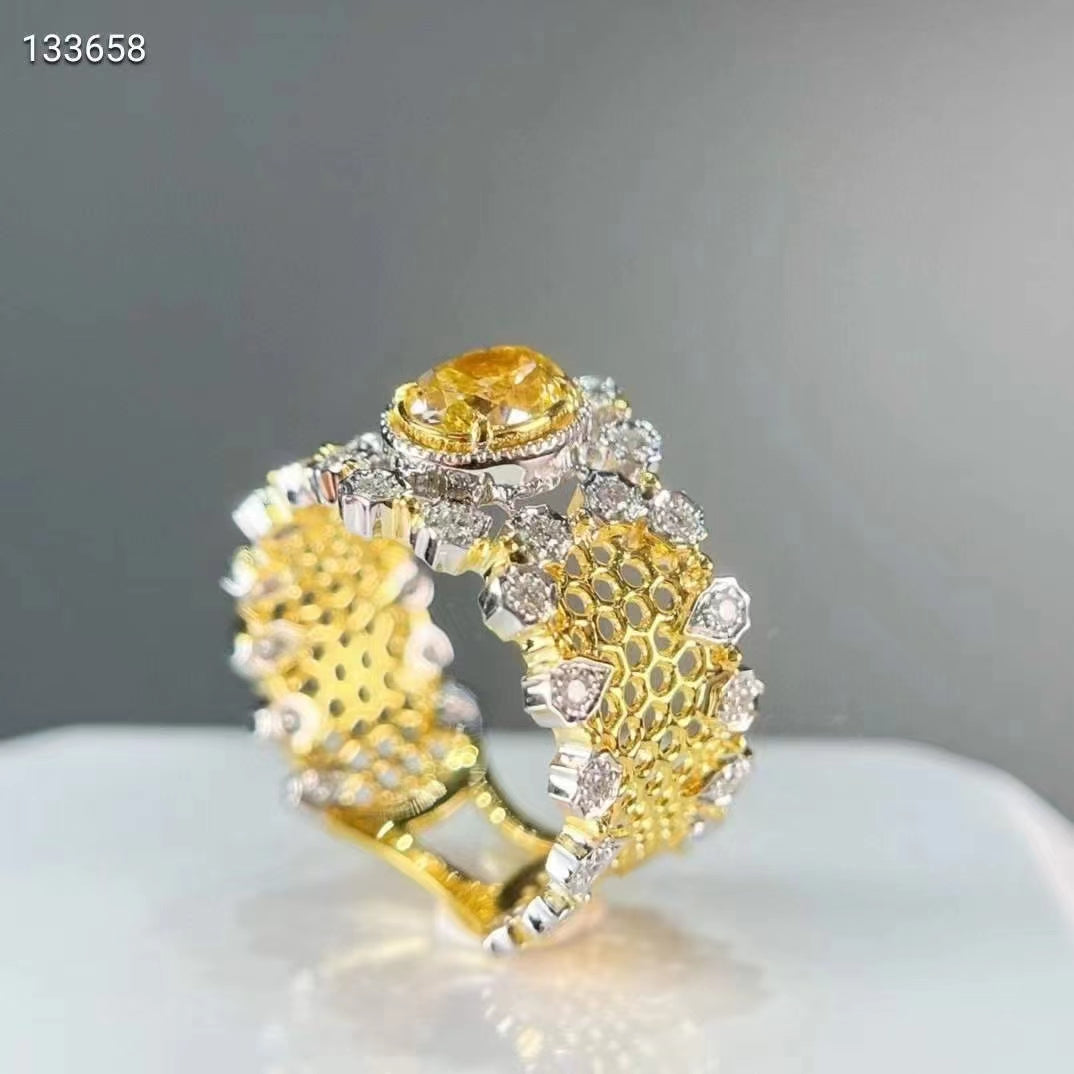 Elegancia radiante: anillo de diamantes amarillos estilo Buccellati