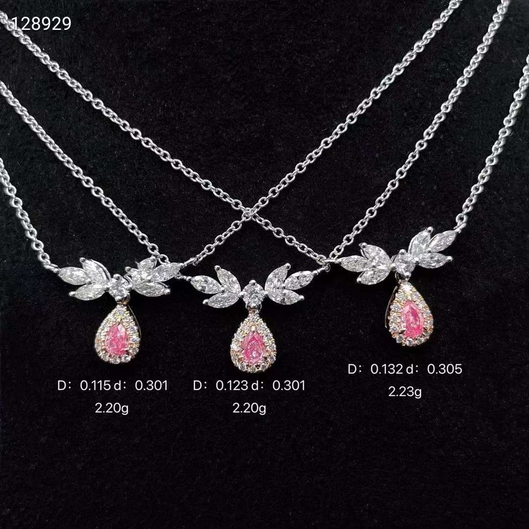 Sueños de oro rosa: collar con colgante de diamantes rosas naturales en oro de 18 quilates