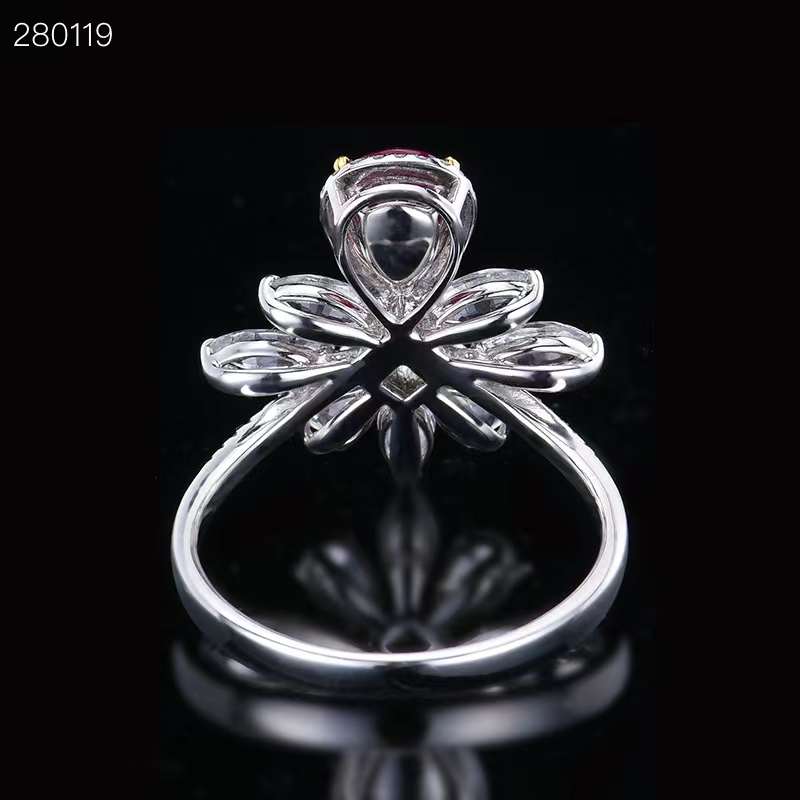 Feuerrotes Meisterwerk: Der 0.87 ct Mozambique Rubinring