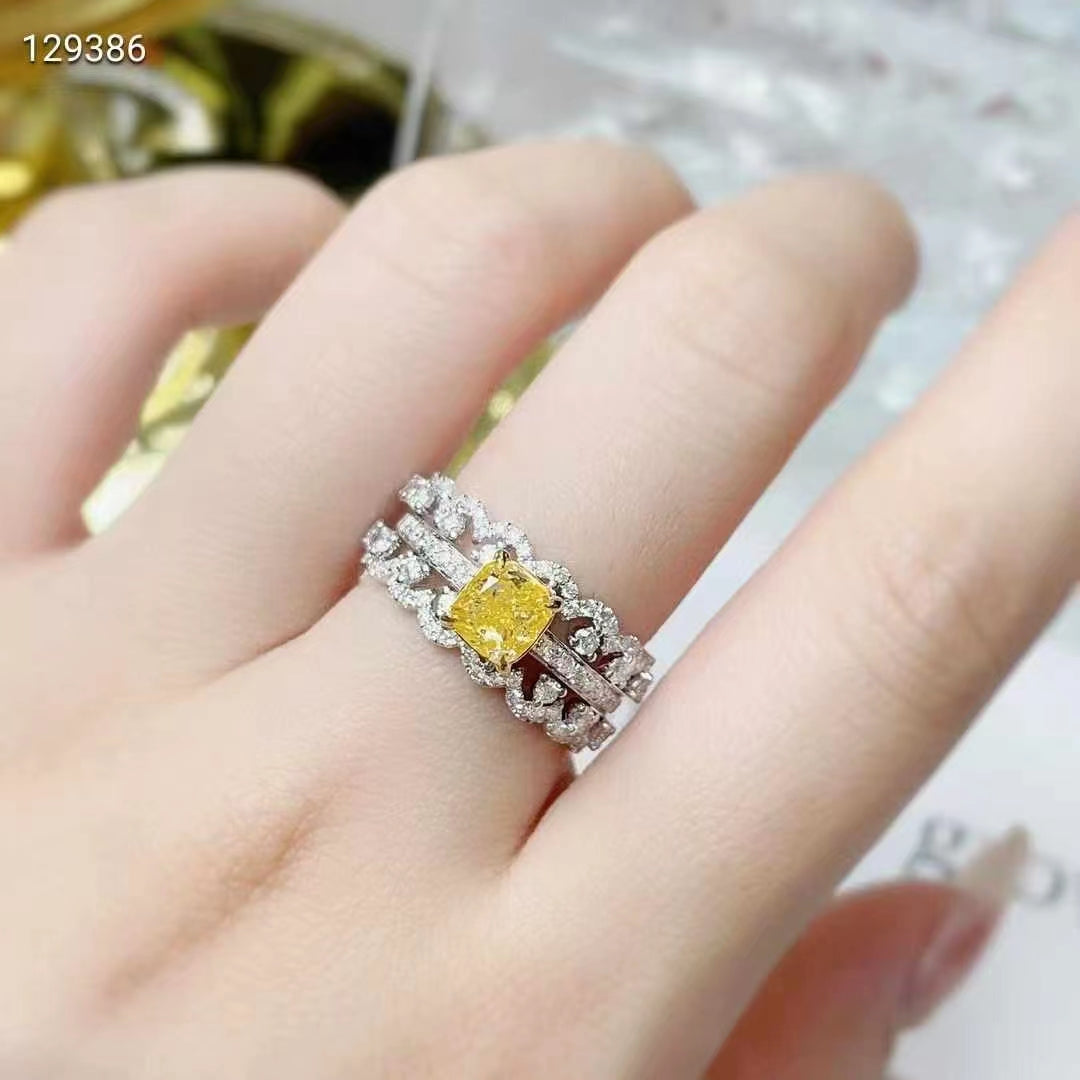 El “triunfo de la elegancia” – Anillo de diamantes amarillos de 18 quilates