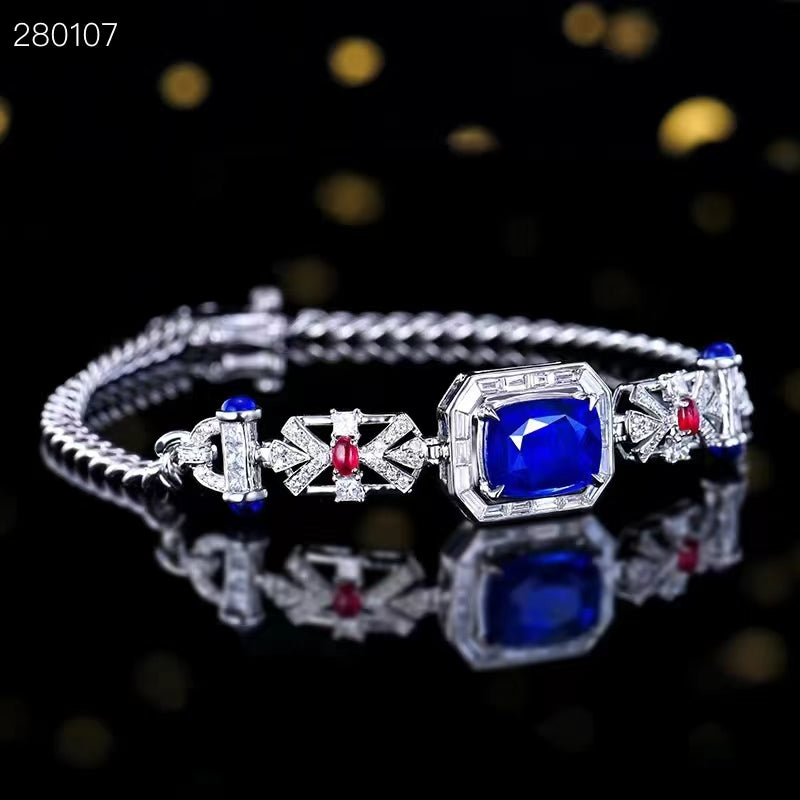 Majestätische Royal Court Cuban Chain: 18K Gold Armband mit Sri Lankan Royal Blue Sapphire