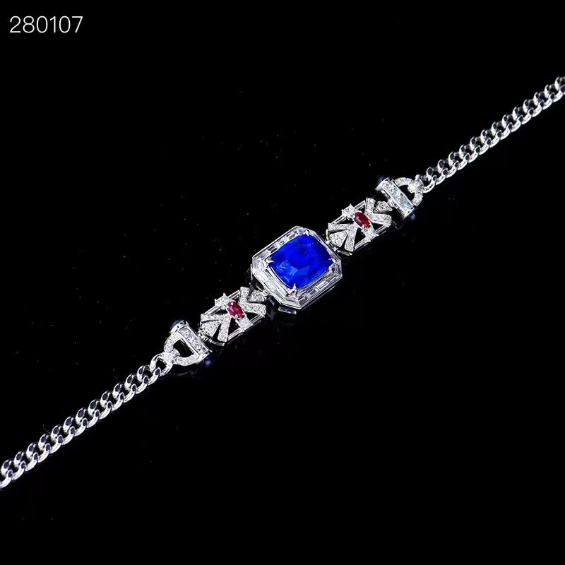 Majestätische Royal Court Cuban Chain: 18K Gold Armband mit Sri Lankan Royal Blue Sapphire