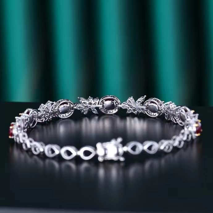 Ruby Dream - Pulsera de oro de 18 quilates con rubí rojo paloma sin tratar de 3,75 quilates