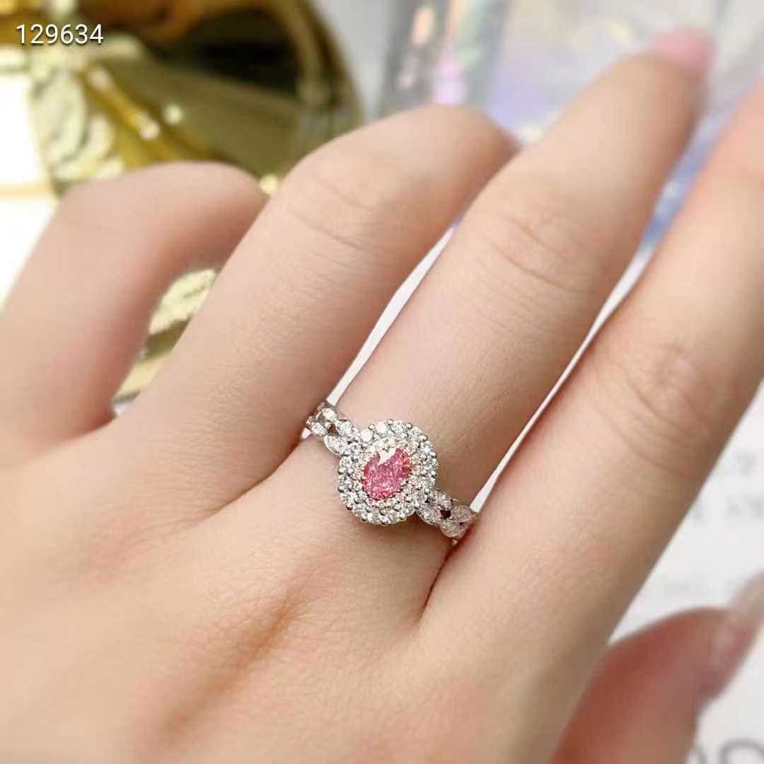 Seducción delicada - Anillo de oro de 18k con diamante rosa natural de 0,31ct
