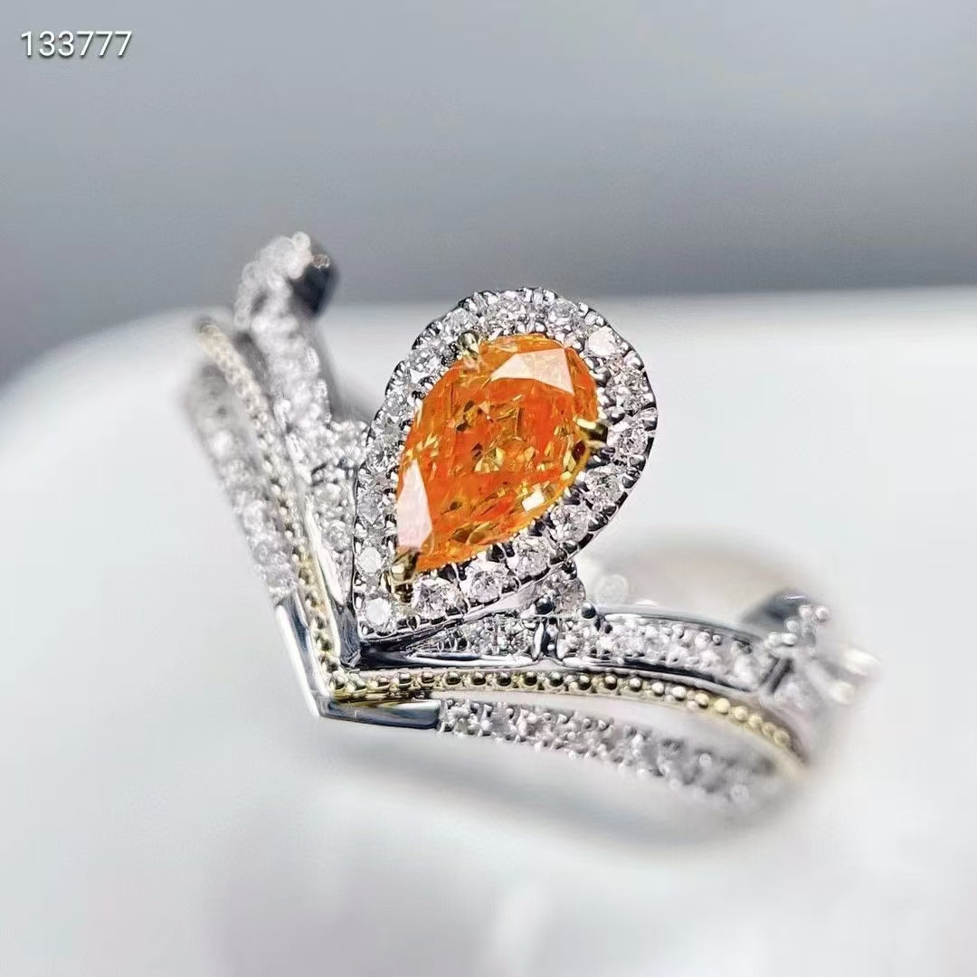 Royal Aura – Anillo de oro de 18k con diamante champán natural de 0,3ct