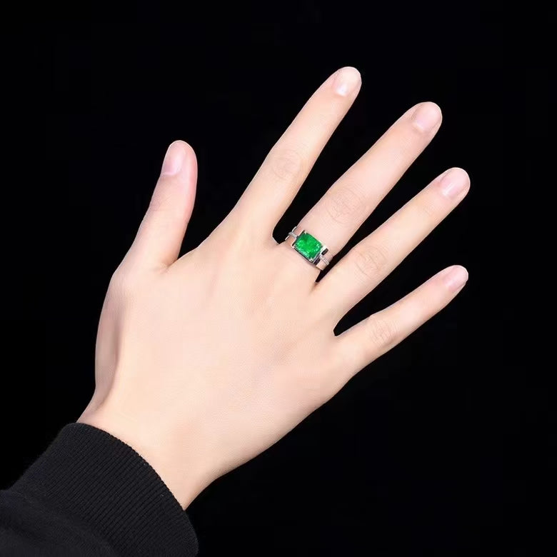 Ewige Pracht: Der 18K Gold 2.12ct Natürlicher Smaragd-Ring