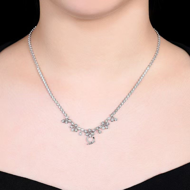 Stellar Elegance – 18K Gold Diamant-Halskette ohne Anhänger