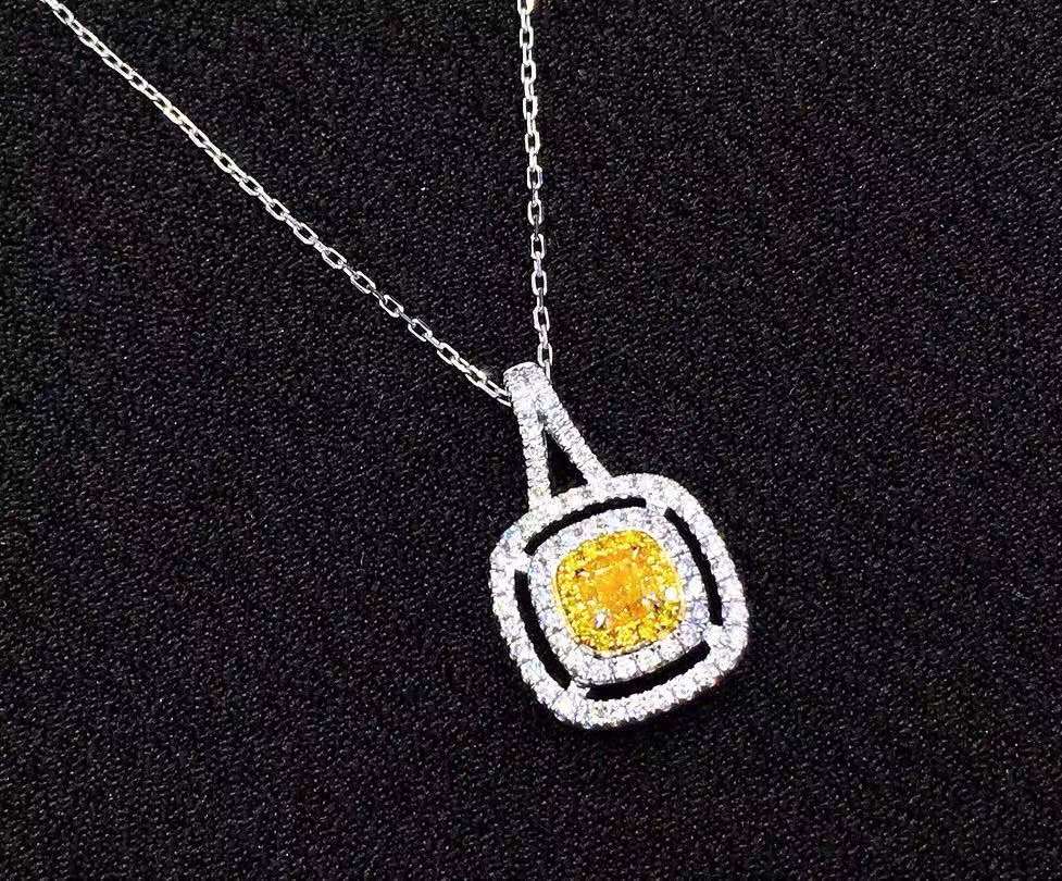 Brillo del Sol: Elegante Collar de Oro de 18k con Diamantes Amarillos Naturales