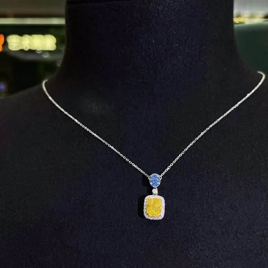 Das Meisterwerk der Farben: Exquisite 18k Gold Diamant Halskette