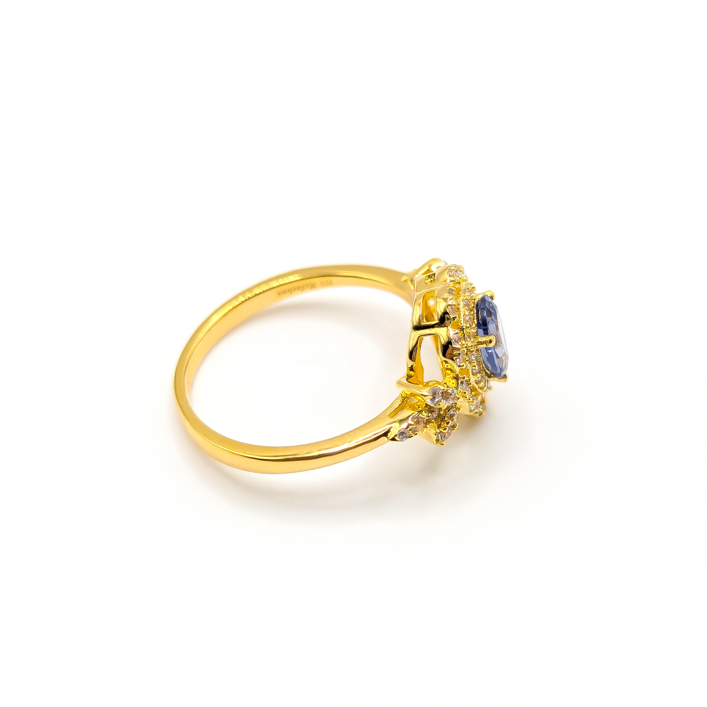 Himmelstropfen – Goldener Tropfen Ring der Eleganz