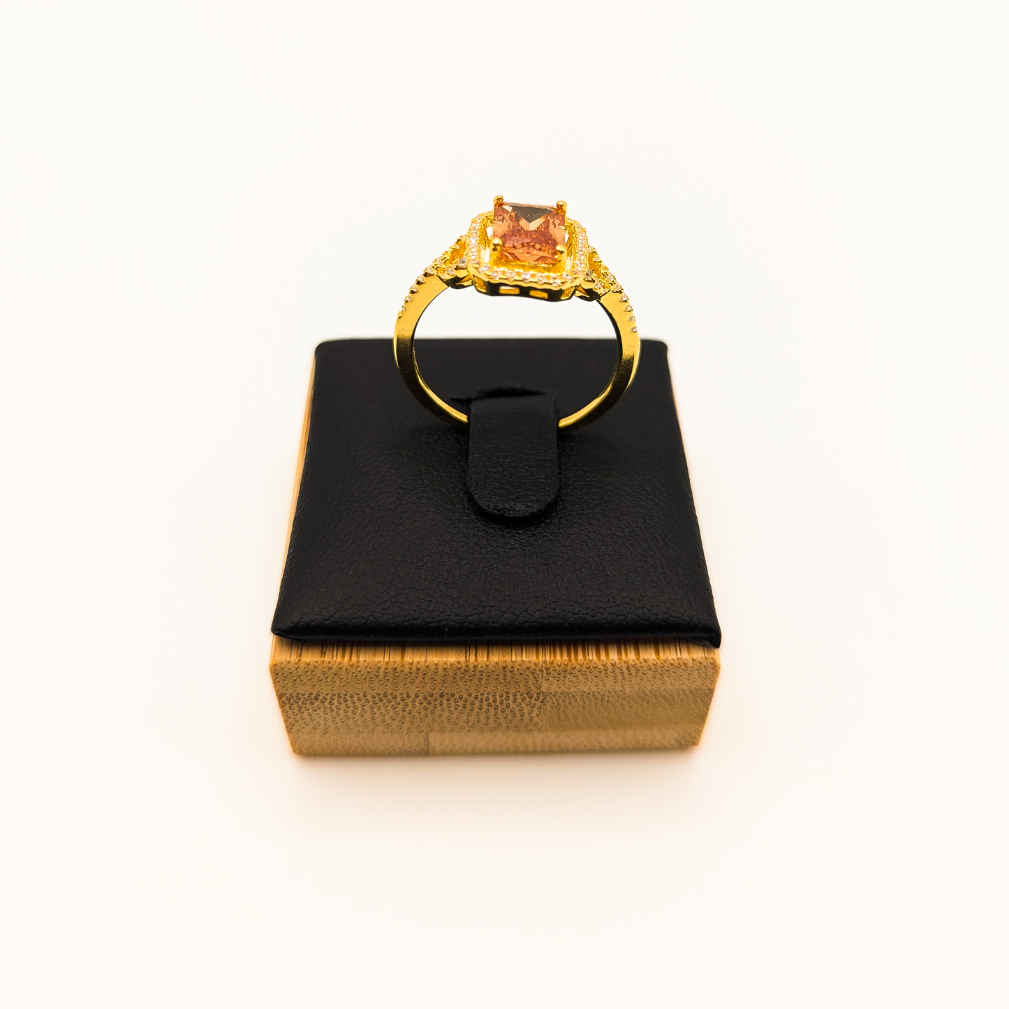 Sonnenglanz-Ring – Exquisite Eleganz aus der Goldener Sonnenstrahl Kollektion