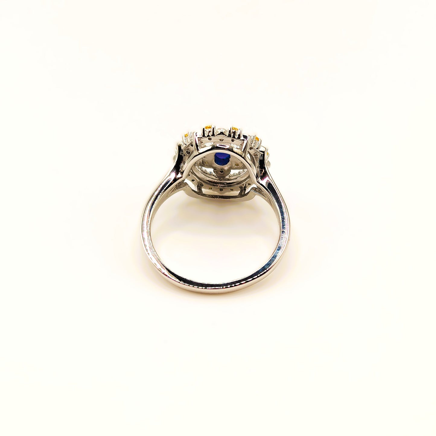 Azul Océano – El anillo insignia de la colección “Ocean Dreams”