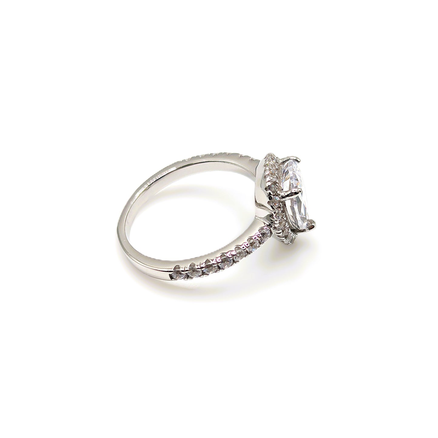 Alira – Anillo de plata de ley con circonitas talla pera | Baño de rodio