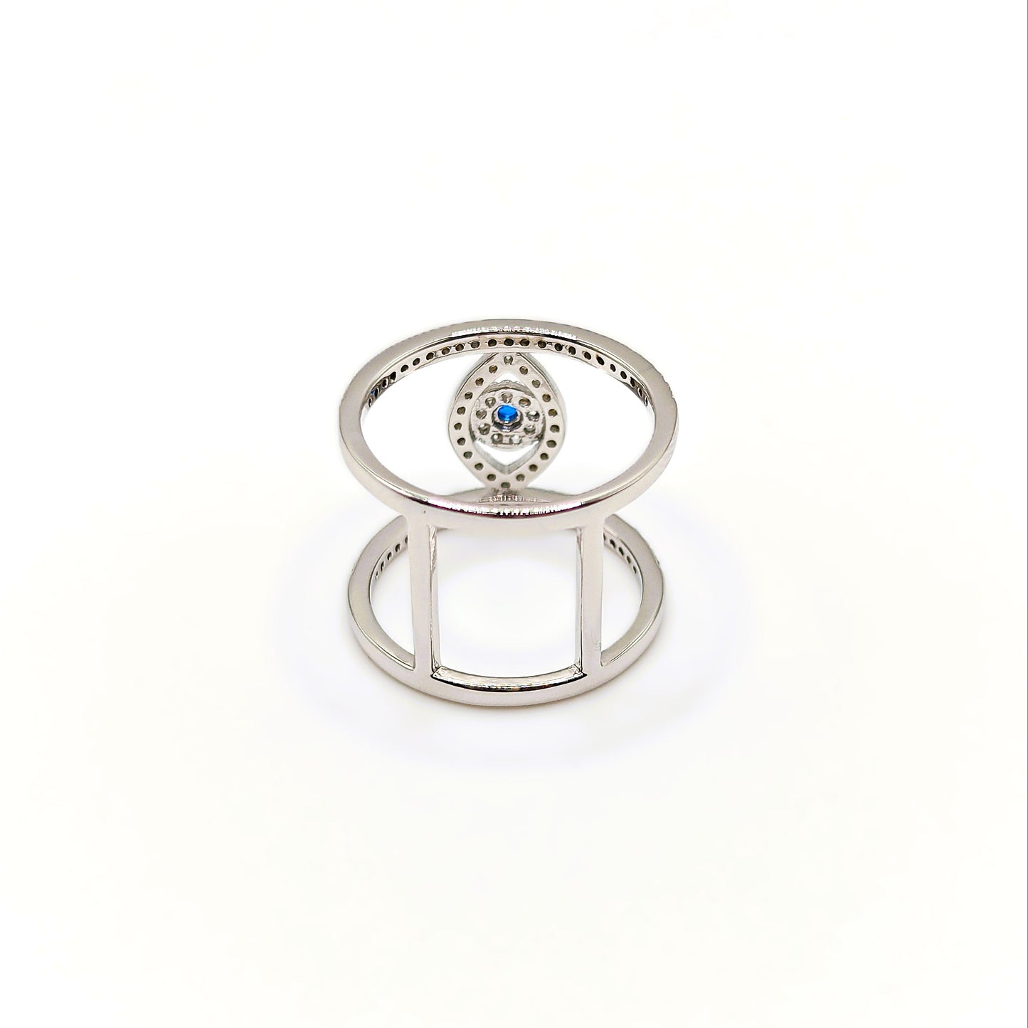 Anillo Hyat Eye: Tu protección. Tu estilo. Tu declaración.