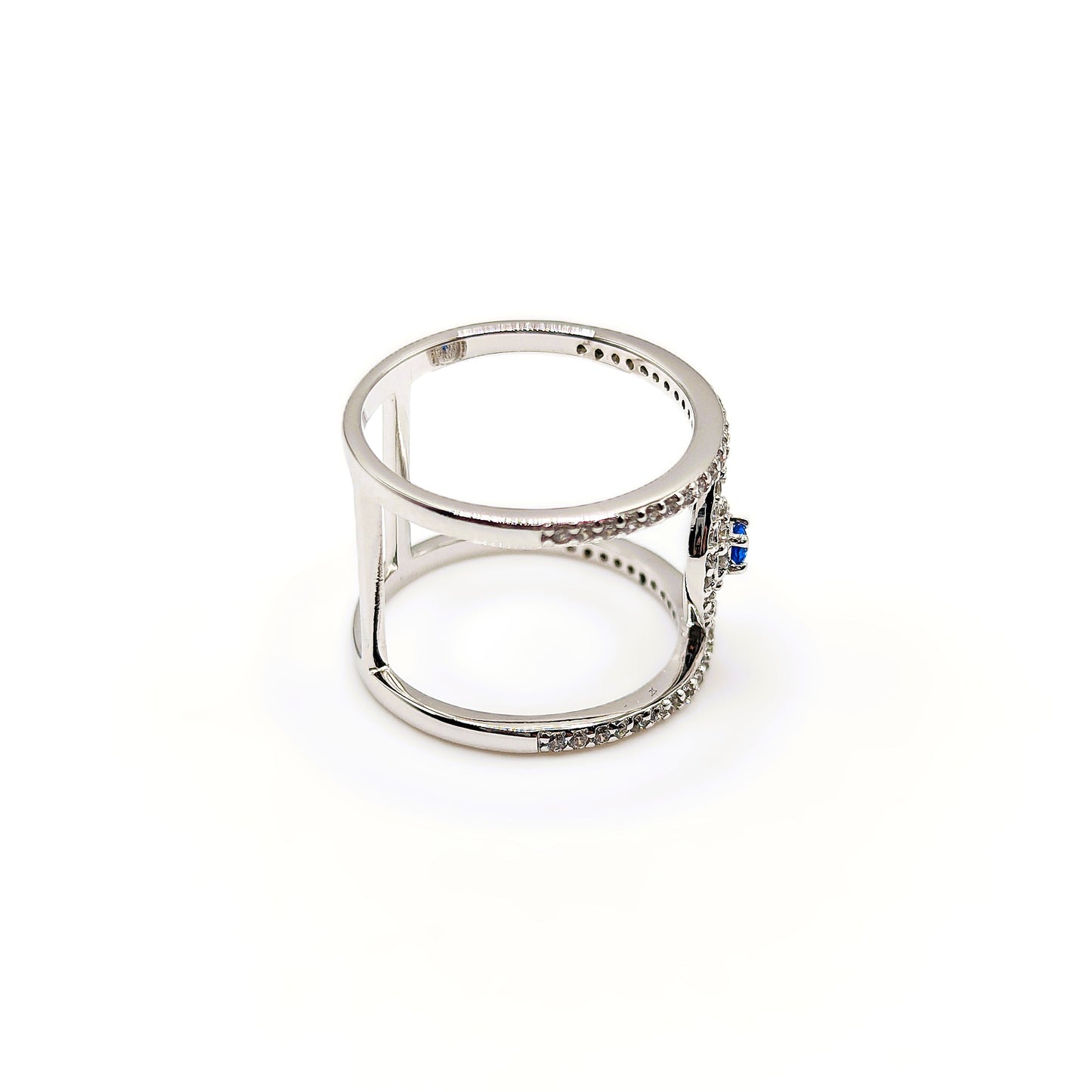 Anillo Hyat Eye: Tu protección. Tu estilo. Tu declaración.