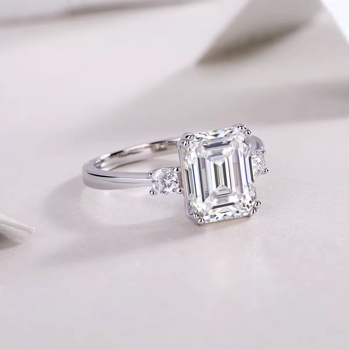 Pure Glamour: 925 Sterling Silver 4CT Emerald Cut VVS1 D Moissanite Ring