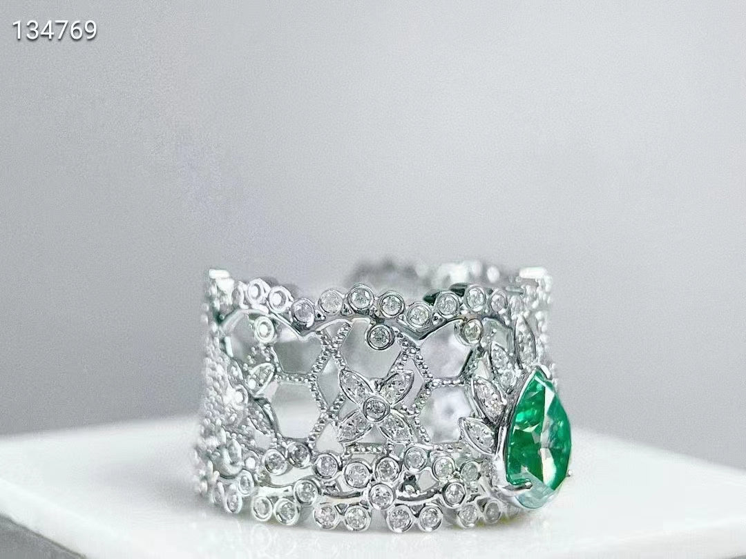 Mystical Seduction - 1.005CT Green Diamond Ring