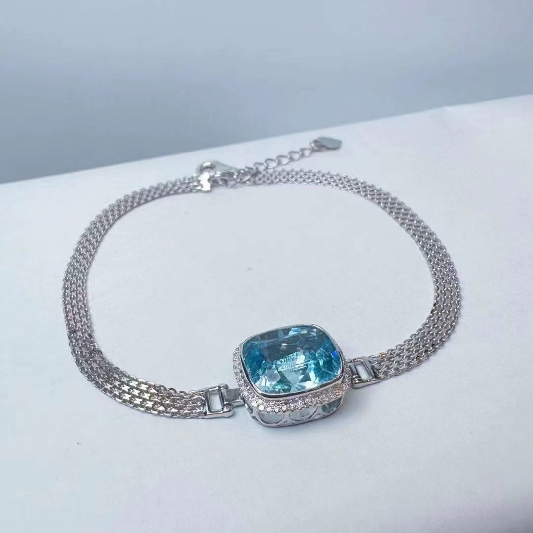 The timeless jewel: Santa Maria aquamarine bracelet in 18K gold