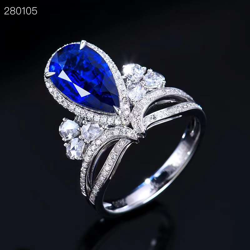 Majestic Crown: GRC 18k white gold ring with 2.41 ct natural sapphire from Madagascar