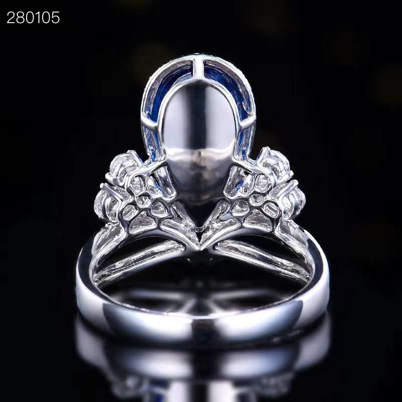 Majestic Crown: GRC 18k white gold ring with 2.41 ct natural sapphire from Madagascar