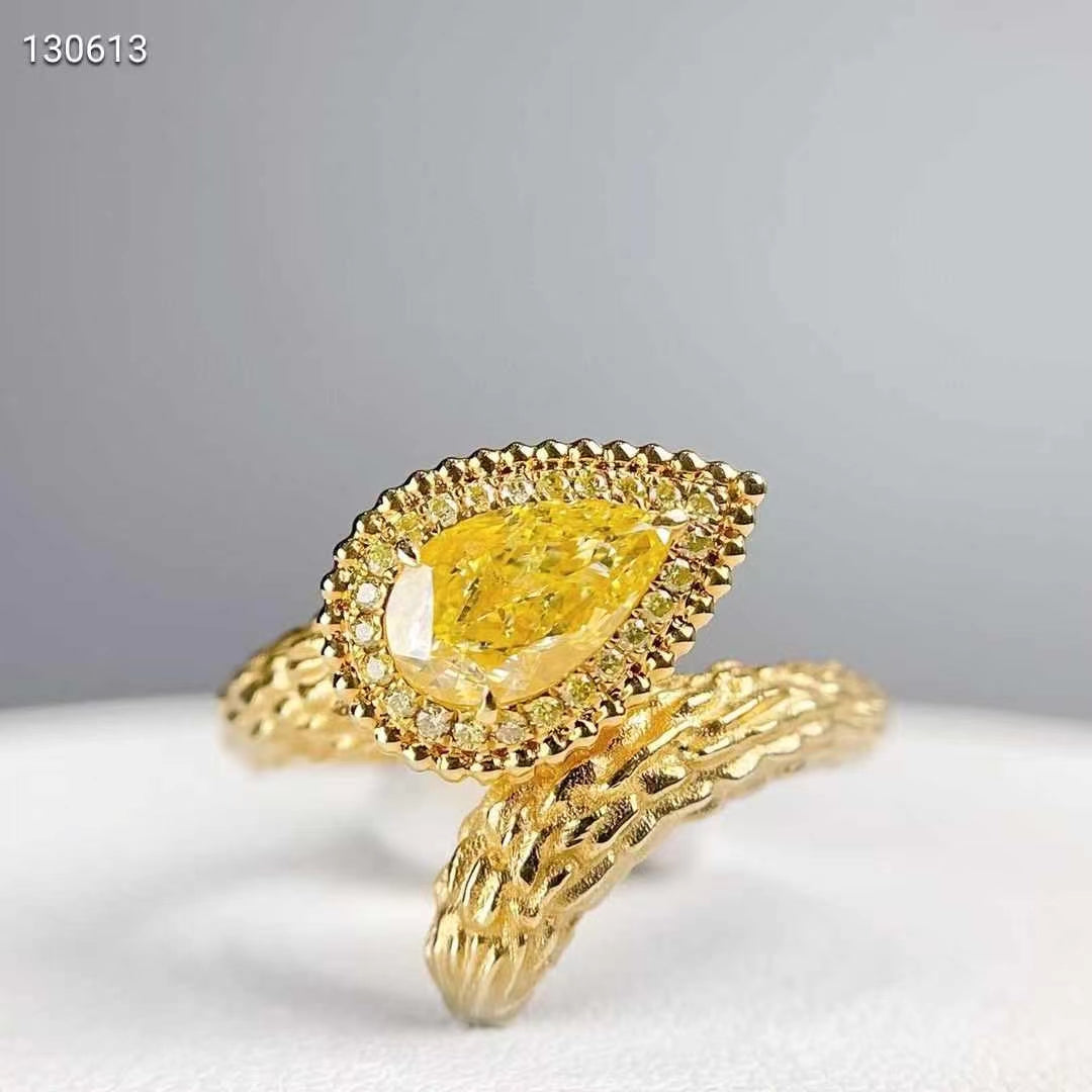 Elegance of Nature - 18K Gold Snake Ring with Yellow Diamond