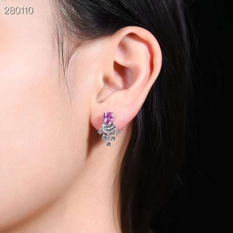 Elegance of the Dawn: 18K gold earrings with natural, untreated Sri Lanka Padparadscha sapphire