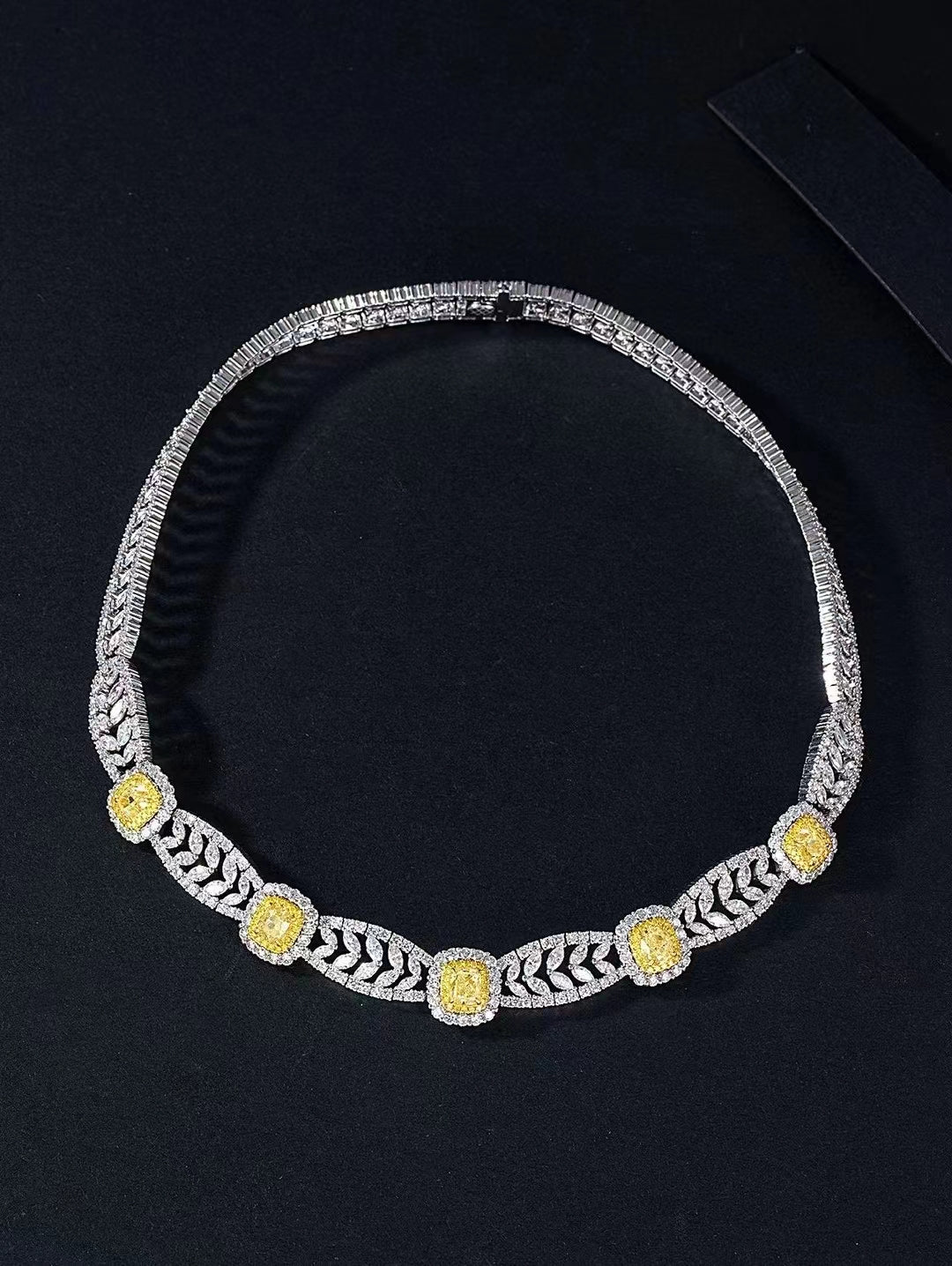 Sunbeam of Eternity – 18K Gold Necklace with Natural Yellow Diamonds