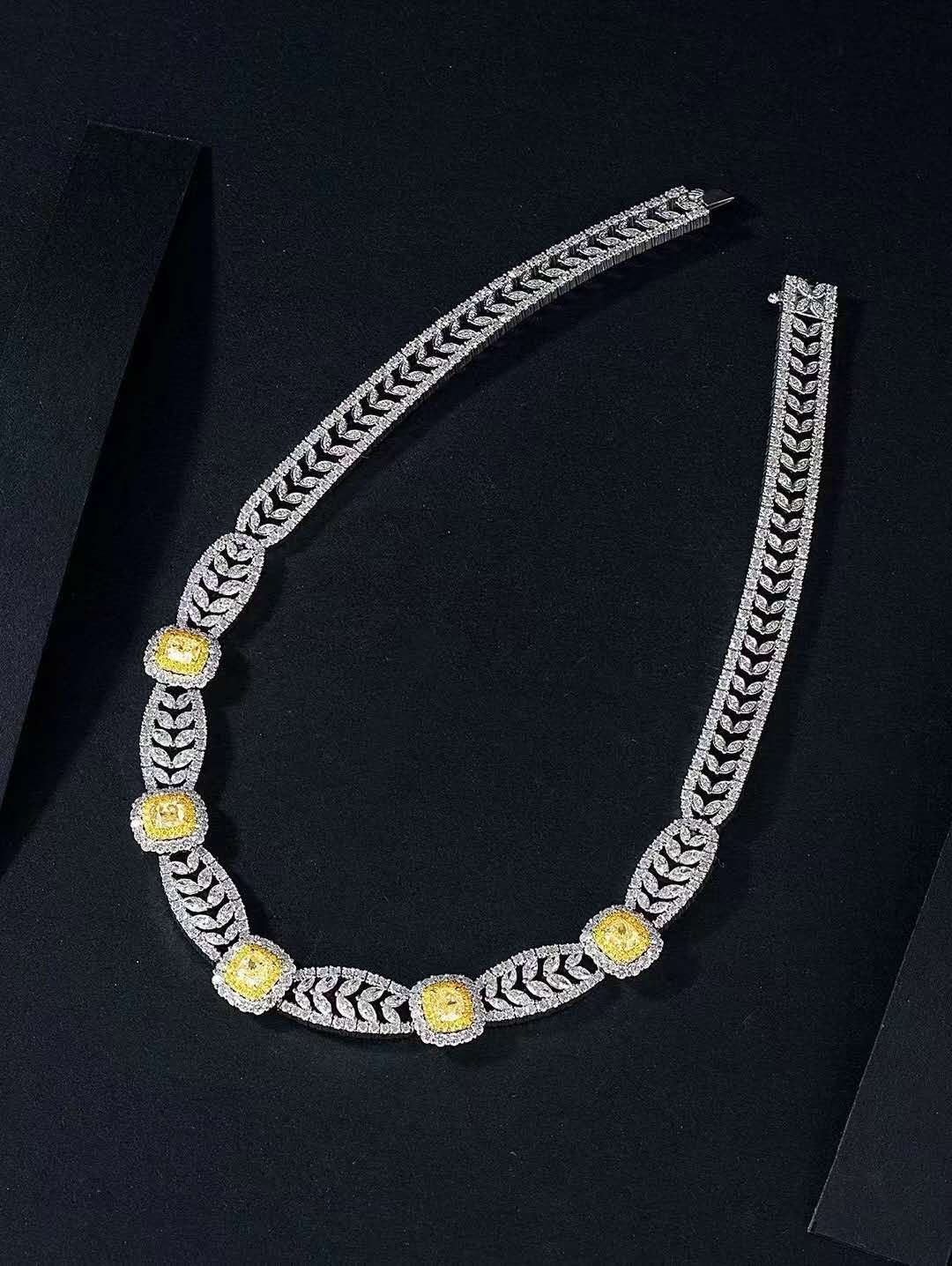 Sunbeam of Eternity – 18K Gold Necklace with Natural Yellow Diamonds