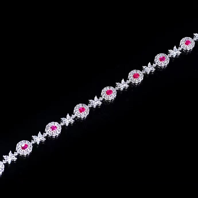 Ruby elegance: the bracelet for the connoisseur