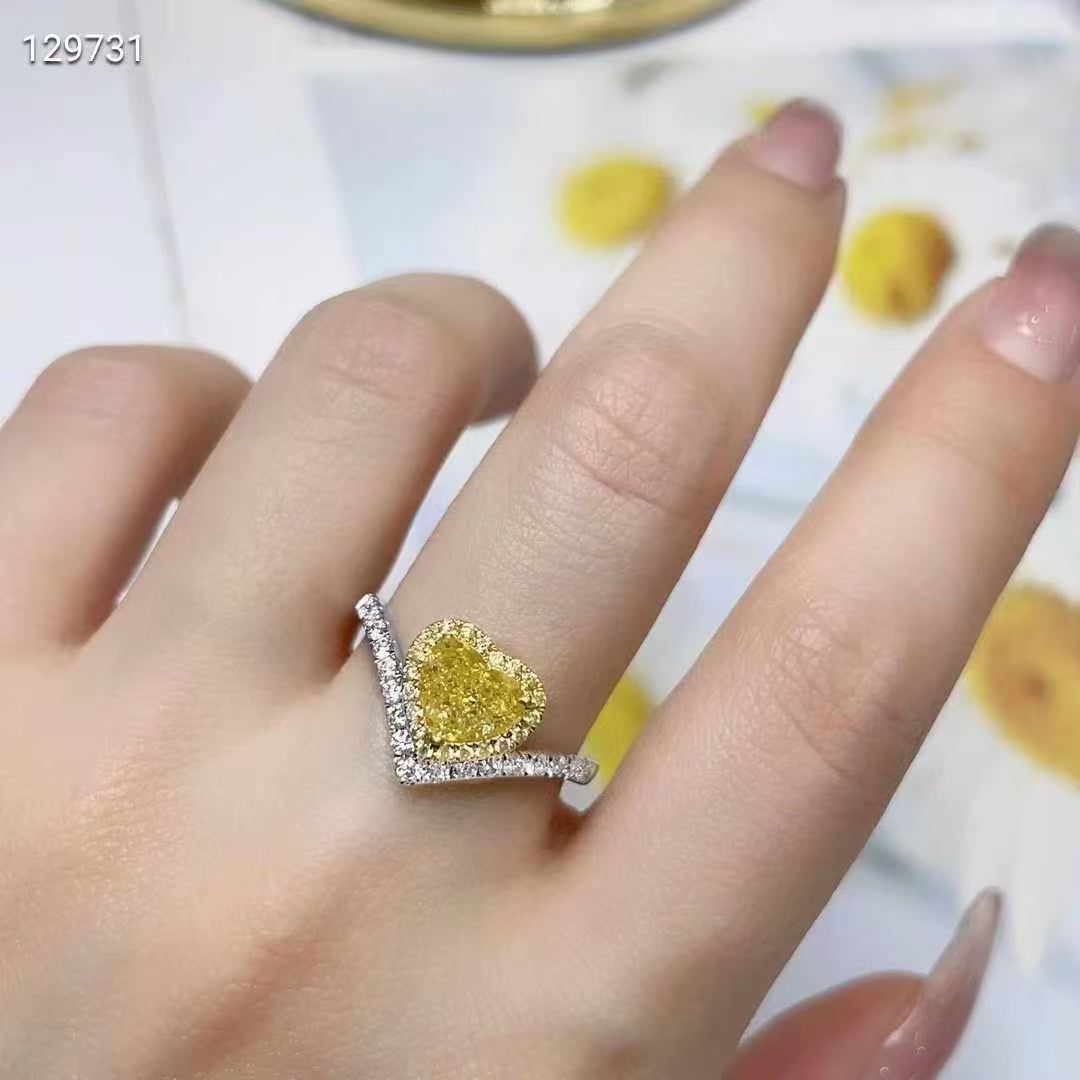 Sun Kiss – NGTC certified 18k gold ring with 1.15 ct natural fancy yellow diamond