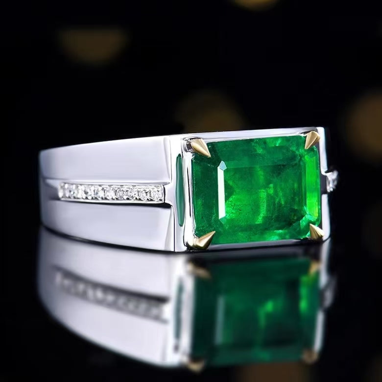 Eternal Splendor: The 18K Gold 2.12ct Natural Emerald Ring