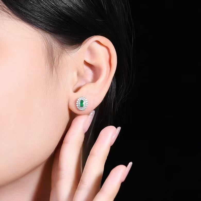 Enchantment in Emerald: 18K Gold Earrings with Natural Emerald