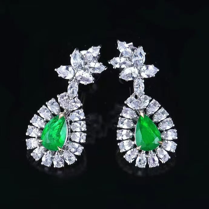 “Hidden Splendor”: 18K Gold Earrings with 1.4ct Natural Emerald