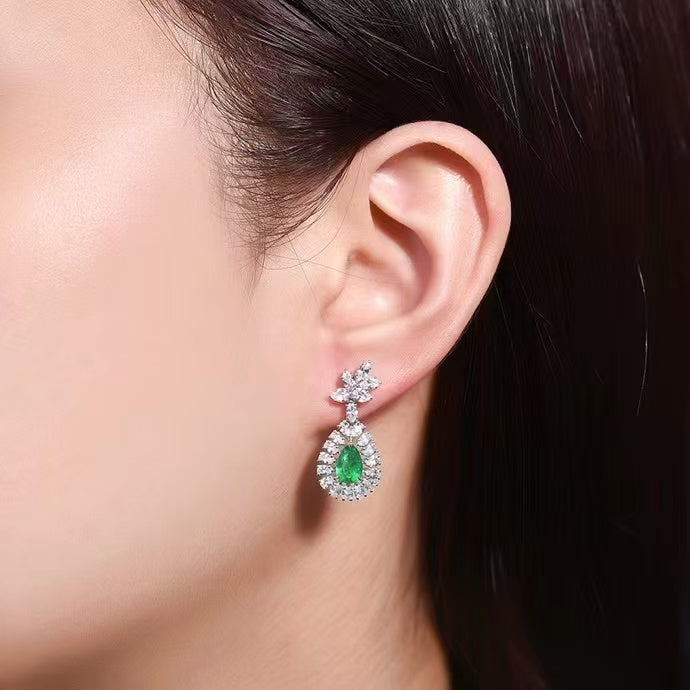 “Hidden Splendor”: 18K Gold Earrings with 1.4ct Natural Emerald