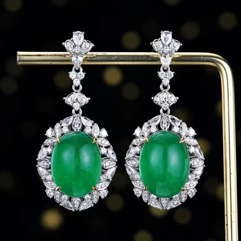 Eternal luxury: 18K gold earrings with 22.98ct natural emerald