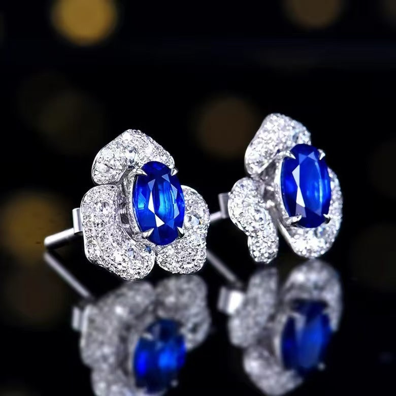 Sapphire Flame – 18K Gold Stud Earrings with Royal Blue Sapphire