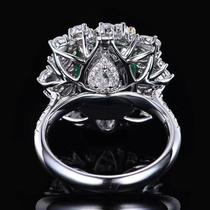 Emerald of Majesty – A transformable masterpiece in 18K gold