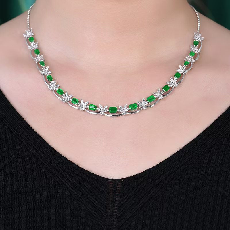 Emeraude Éclat – 18K gold necklace with natural emerald