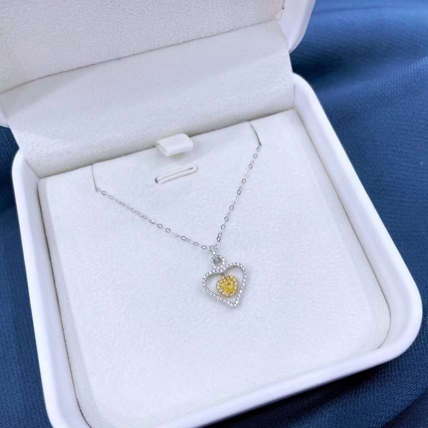 Sunlight of elegance: 18k gold necklace with natural yellow diamond and certificate