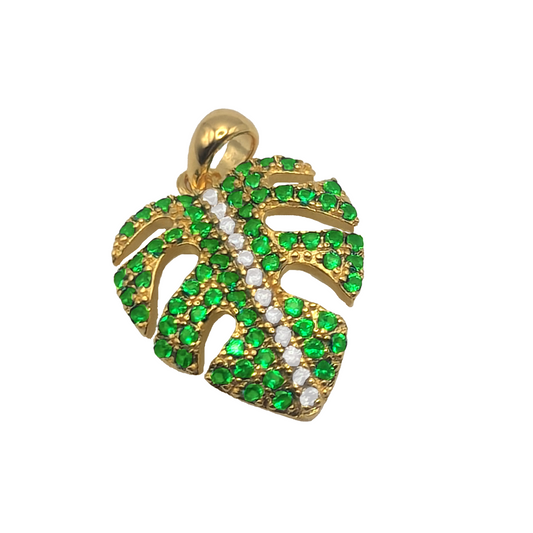 Leaf Magic Pendant: Enchanting elegance in 18k Gold Vermeil