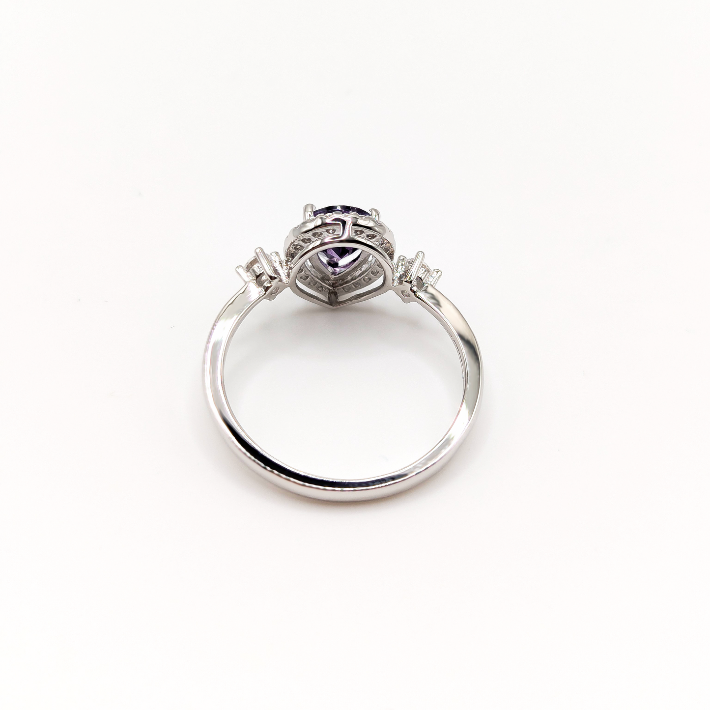 Violet Drop – Elegant Ring in Sterling Silver