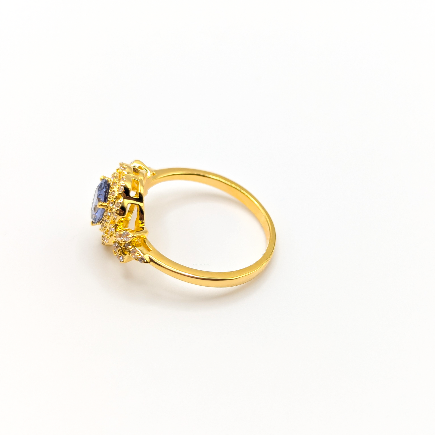 Sky Drop – Golden Drop Ring of Elegance